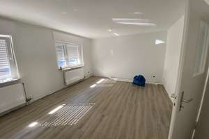Lichtdurchflutete 2-Zimmer-Wohnung mit Balkon in ruhiger Weststadtlage – Karlsruhe – Die vollständige Adresse der Immobilie erhältst du vom Anbieter., 76135 Weststadt, Karlsruhe – Vorschaubild 2