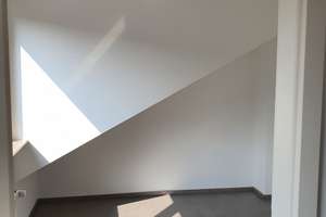 Helle 3,5-Zimmer-Dachgeschosswohnung mit Einbauküche in Essen – Adelkampstraße 20, 45147 Frohnhausen, Essen – Vorschaubild 8