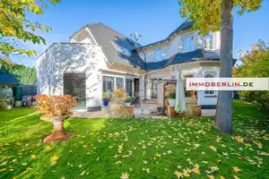 IMMOBERLIN.DE - Exquisites Einfamilienhaus mit Südwestterrassen, Garagen & Pool in angenehmer Lage – Oberhavel (Kreis) – Vorschaubild 1