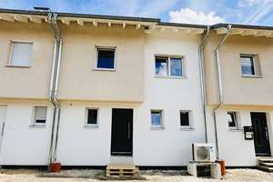 Haus im Haus: 5 Zimmer auf 3 Ebenen mit Garten, Dachstudio und eigenem Grundstück – Die vollständige Adresse der Immobilie erhältst du vom Anbieter., 83714 Miesbach – Vorschaubild 4