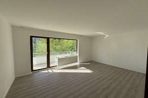 Eine praktische Wohnung mit Balkon und Stellplatz