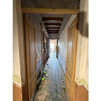 GROSSES HAUS IM HISTORISCHEN ZENTRUM VON HOSTALRIC ZU VERKAUFEN