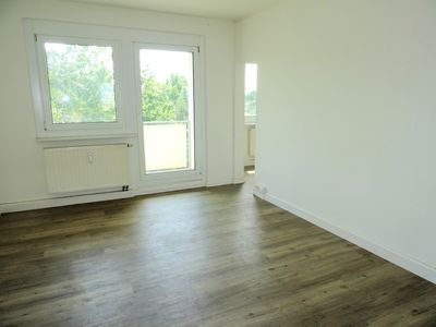 ** mit Balkon ** 3 Zimmer Wohnung in Werdau zu vermieten!!