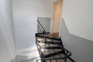 Wohnen mit Charakter: 2,5-Zimmer-Dachgeschosswohnung in Mönchengladbach – Lürriper Straße 254, 41065 Lürrip, Mönchengladbach – Vorschaubild 2