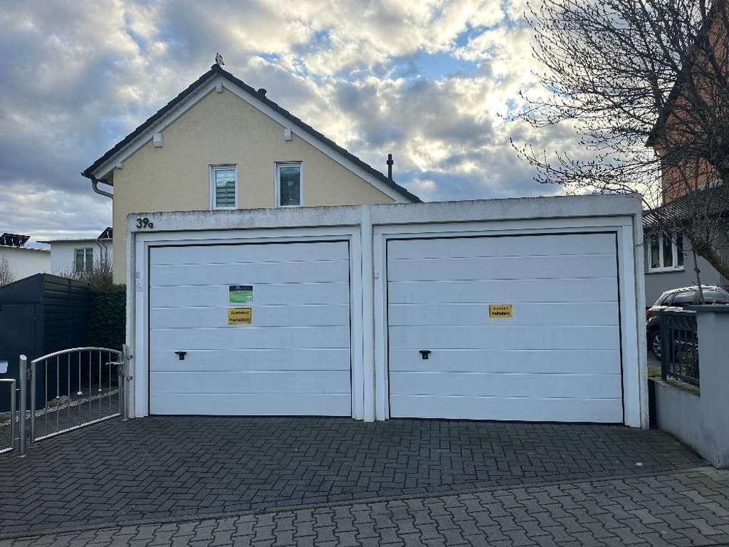 Immobilie in Oestrich-Winkel - Wunderschönes Einfamilienhaus mit Garagen und Garten - Bild 3