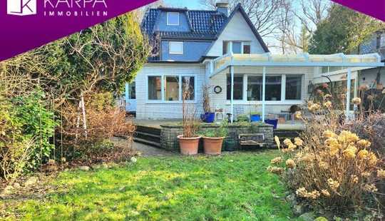 Bild von Charmantes Einfamilienhaus mit Blick ins Grüne und auf Felder in Hamburg - Duvenstedt