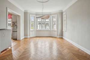 Großzügige Jugendstilvilla mit Charme, Garten und viel Platz für die ganze Familie – Die vollständige Adresse der Immobilie erhältst du vom Anbieter., 22587 Blankenese, Hamburg – Vorschaubild 2