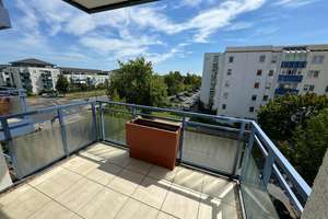 Mit Aufzug, Balkon und cleverem Grundriss – attraktive 2-Raum-Wohnung im 2. Obergeschoss!