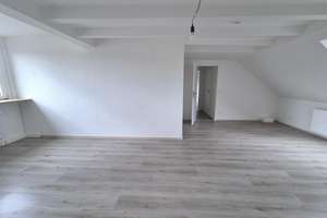 Ein Rückzugsort hoch oben – Dachwohnung mit Charme / A retreat up high – charming top-floor apartmen – Gartsträucherstraße 92, 47137 Untermeiderich, Duisburg – Vorschaubild 7