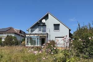 2 Gen.-Einfamilienhaus mit großzügigem Grundstück mit Solaranlage – Die vollständige Adresse der Immobilie erhältst du vom Anbieter., 37434 Bodensee – Vorschaubild 1