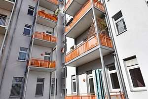 Vermietete Dachgeschosswohnung mit Balkon im Lutherviertel zur Kapitalanlage! – Bernhardstraße 36, 9126 Lutherviertel, Chemnitz – Vorschaubild 2