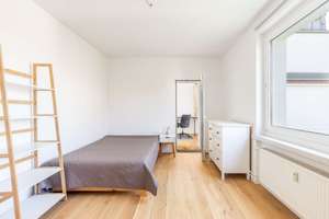 City-Traum mit Südbalkon, großen Räumen und Ausblick zum Verlieben! – Die vollständige Adresse der Immobilie erhältst du vom Anbieter., 10243 Friedrichshain, Berlin – Vorschaubild 7