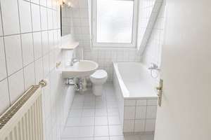 Charmante 3-Zimmer-Dachgeschosswohnung in Würzburg – frei ab sofort – Annastraße 15, 97072 Altstadt, Würzburg – Vorschaubild 10