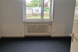 4-Zimmer-Wohnung mit Balkon und Einbauküche in ruhiger Lage von Stuttgart-Weilimdorf. – Rastatter Str. 5, 70499 Weilimdorf (Ortsteil), Stuttgart – Vorschaubild 10