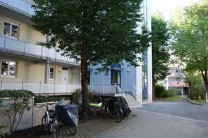 3 - Zimmer - Wohnung in Milbertshofen mit Balkon und kleinem Garten im Alleinauftrag – 80809 Am Riesenfeld, München – Vorschaubild 2