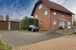 Mehrgenerationenhaus oder Kapitalanlage–ideal für Selbstnutzer & Investoren – Die vollständige Adresse der Immobilie erhältst du vom Anbieter., 32699 Extertal – Vorschaubild 1