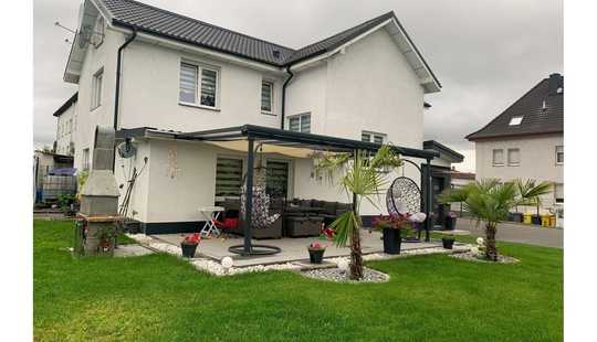 Bild von Gepflegtes Zuhause mit modernem Ambiente