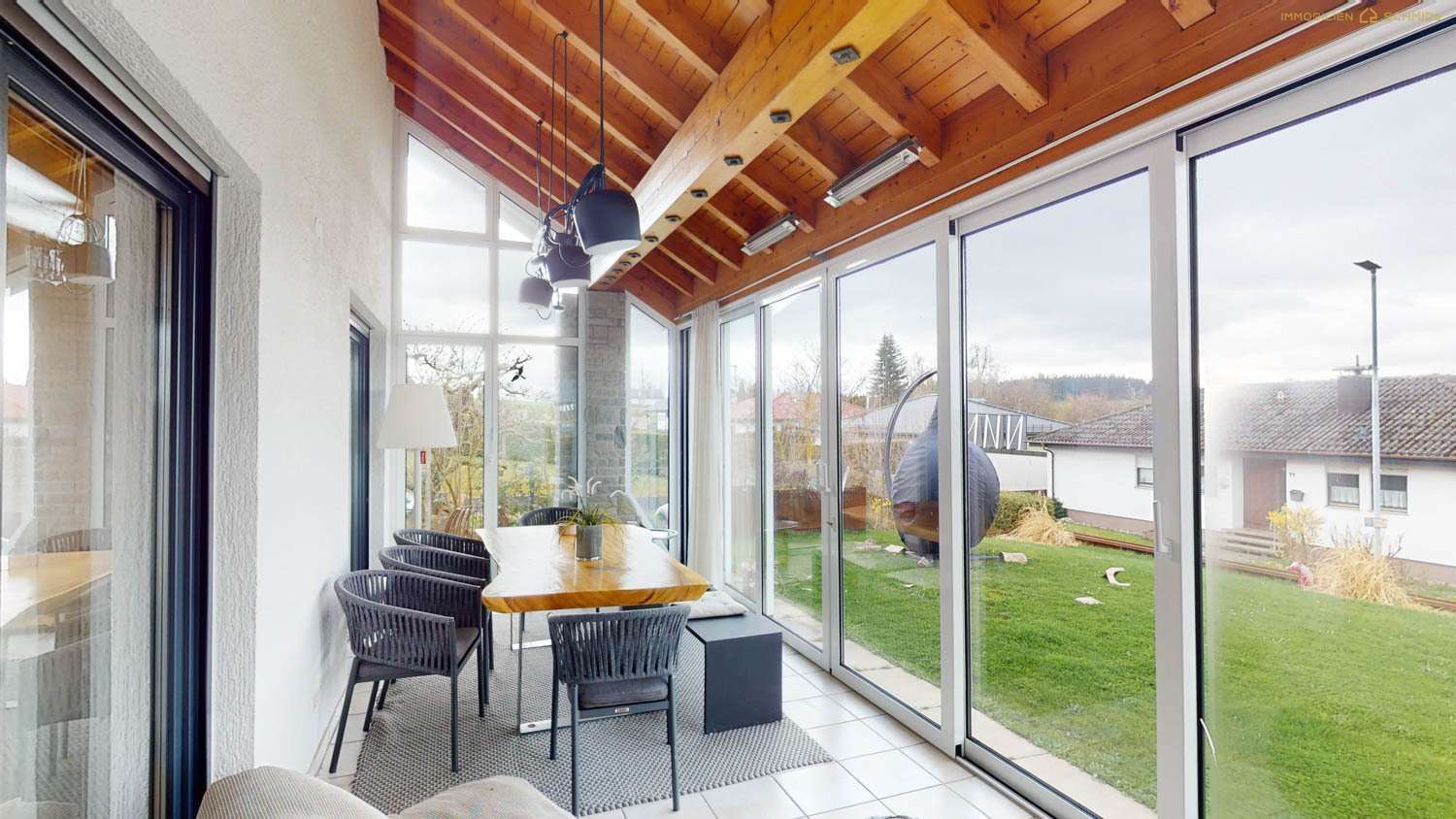 Immobilie in Bad Saulgau - Luxuriöses Einfamilienhaus in erstklassiger Lage  - Wohnen auf höchstem Niveau! - Bild 2