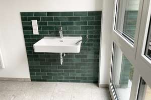 Direkt einziehen und Wohlfühlen! 4 Zimmer im Neubau, 2 Loggien, Einbauküche, Tageslichtbad, Gäste-WC – Hildesheimer Straße 442, 30519 Wülfel, Hannover – Vorschaubild 10