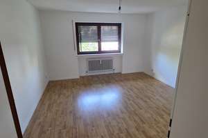 Attraktive 3-Zimmer-Wohnung mit Westbalkon & TG-Stellplatz in Königsbrunn – Augsburger Straße 29, 86343 Königsbrunn – Vorschaubild 4