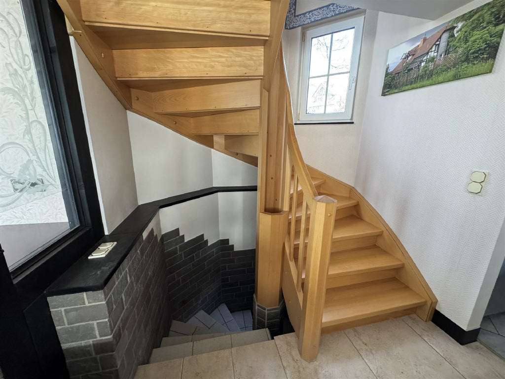 Immobilie in Engelskirchen - Großzügiges Wohnhaus mit Einliegerwohnung - Bild 0