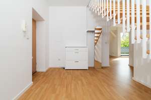 Wohntraum in Marienfelde - Maisonettewohnung im Dachgeschoss mit großer Terrasse und Blick ins Grüne – Die vollständige Adresse der Immobilie erhältst du vom Anbieter., 12277 Marienfelde, Berlin – Vorschaubild 2