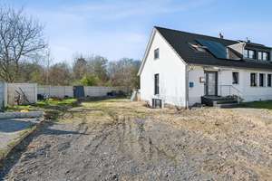 Zukünftiges Reihenmittelhaus in Düsseldorf Unterrath - ca. im Jahr 2000 kernsaniert – 40468 Unterrath, Düsseldorf – Vorschaubild 2