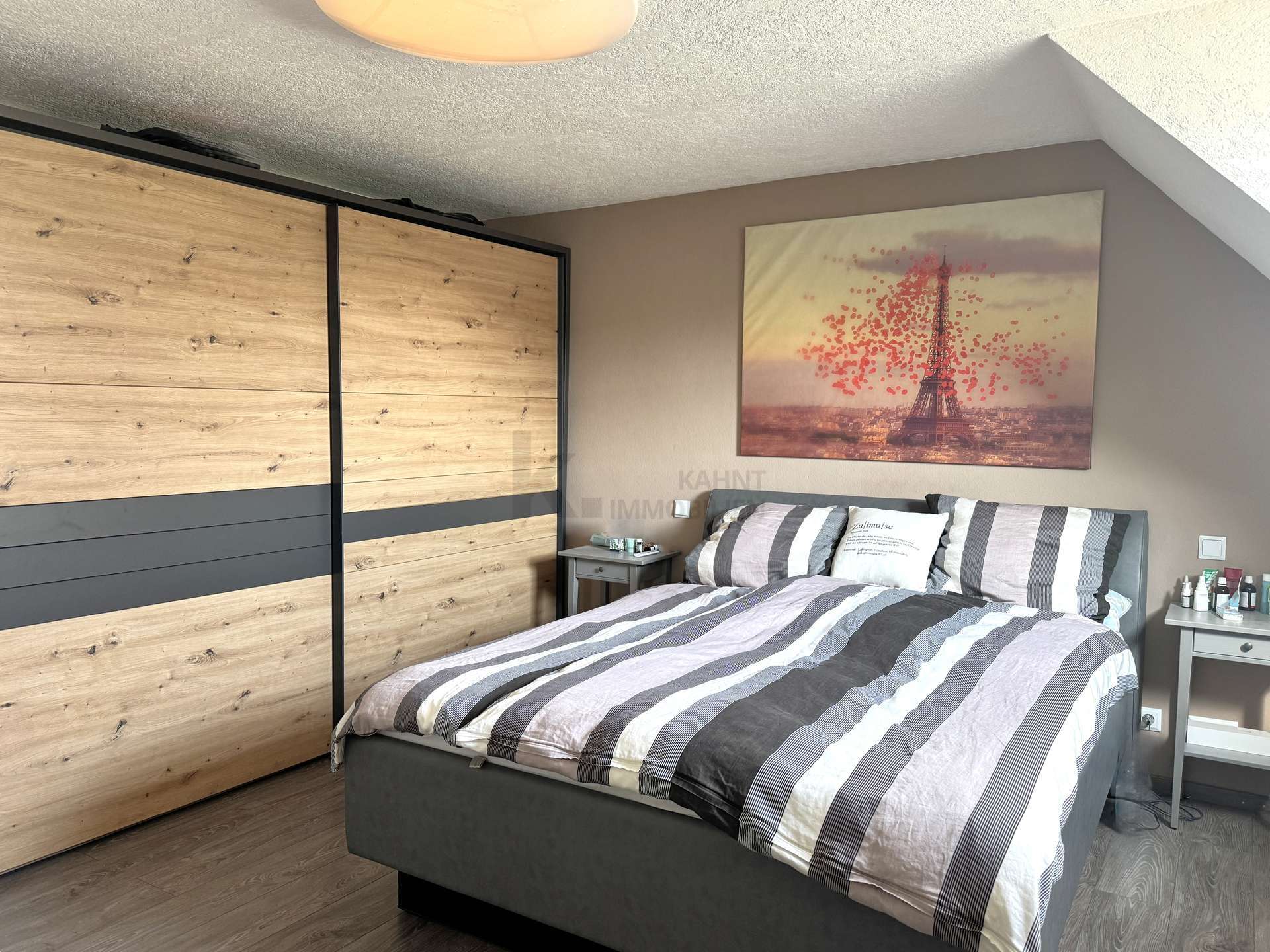 Immobilie in Oberhausen-Rheinhausen - EINZIGARTIGES WOHNERLEBNIS - GROßZÜGIGE MAISONETTE WOHNUNG AUF 3 EBENEN - Bild 0