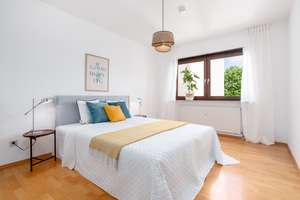 Lichtdurchflutete 2-Zimmer-Wohnung mit Südbalkon, traumhaftem Blick ins Grüne, Aufzug und Tiefgarage – Stiftsbogen 81 a, 81375 Neuhadern, München – Vorschaubild 5
