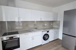 Stilvoll modernisiert: 2-Zimmer-Wohnung in Berlin-Marzahn – Am Schmeding 23, 12685 Marzahn, Berlin – Vorschaubild 2
