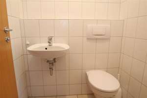 Solides Einfamilienhaus für die Familie - Provisionsfrei – Die vollständige Adresse der Immobilie erhältst du vom Anbieter., 84144 Geisenhausen – Vorschaubild 4