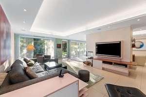 Exklusive Luxus-Villa aus 2008 mit Aufzug, Fitnessbereich & großem Garten in Best-Lage – Die vollständige Adresse der Immobilie erhältst du vom Anbieter., 50935 Lindenthal (Ortsteil), Köln – Vorschaubild 4