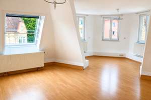 Gemütliches 2-Zimmer-Dachgeschoss-Idyll mit Erker & Panoramablick
