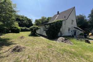 Charmantes Einfamilienhaus mit großem Grundstück – Ruhe, Natur und viel Gestaltungspotenzial – Die vollständige Adresse der Immobilie erhältst du vom Anbieter., 44532 Beckinghausen, Lünen – Vorschaubild 1