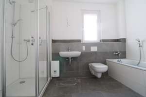 3-Raumwohnung in bester Wohnlage mit Wanne, Dusche und Balkon – Irkutsker Straße 209, 9119 Kappel, Chemnitz – Vorschaubild 2