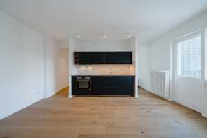 Erstbezug nach Kernsanierung | Modernes City-Apartment mit französischem Balkon und Schlafnische – Durlacher Straße 23, 10715 Berlin – Vorschaubild 4