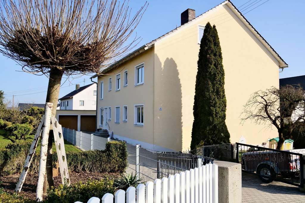 Immobilie in Harburg (Schwaben) - Zweifamilienhaus in Harburg/Mündling mit vielseitigen Nutzungsmöglichkeiten - Bild 1