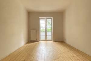 Helle 2 Zimmerwohnung mit Einbauküche und Balkon zu vermieten