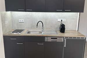 Frisch saniertes 1,5-Zimmer-Apartment (30 m²) mit Ankleidezimmer, Einbauküche & Tiefgarage  – Die vollständige Adresse der Immobilie erhältst du vom Anbieter., 50931 Lindenthal (Ortsteil), Köln – Vorschaubild 4