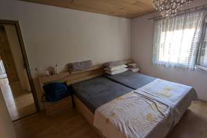 Zweifamilienhaus in guter Wohnlage in Uhingen mit viel Potential, Anbau und neuwertiger Doppelgarage – Die vollständige Adresse der Immobilie erhältst du vom Anbieter., 73066 Uhingen – Vorschaubild 5