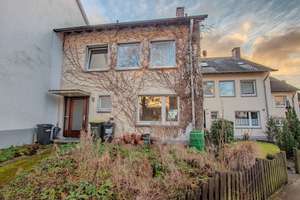 Solide Substanz trifft Gestaltungsfreiheit!
RMH mit Garage + Garten in Bielefeld-Ummeln! – Die vollständige Adresse der Immobilie erhältst du vom Anbieter., 33649 Brackwede, Bielefeld – Vorschaubild 2