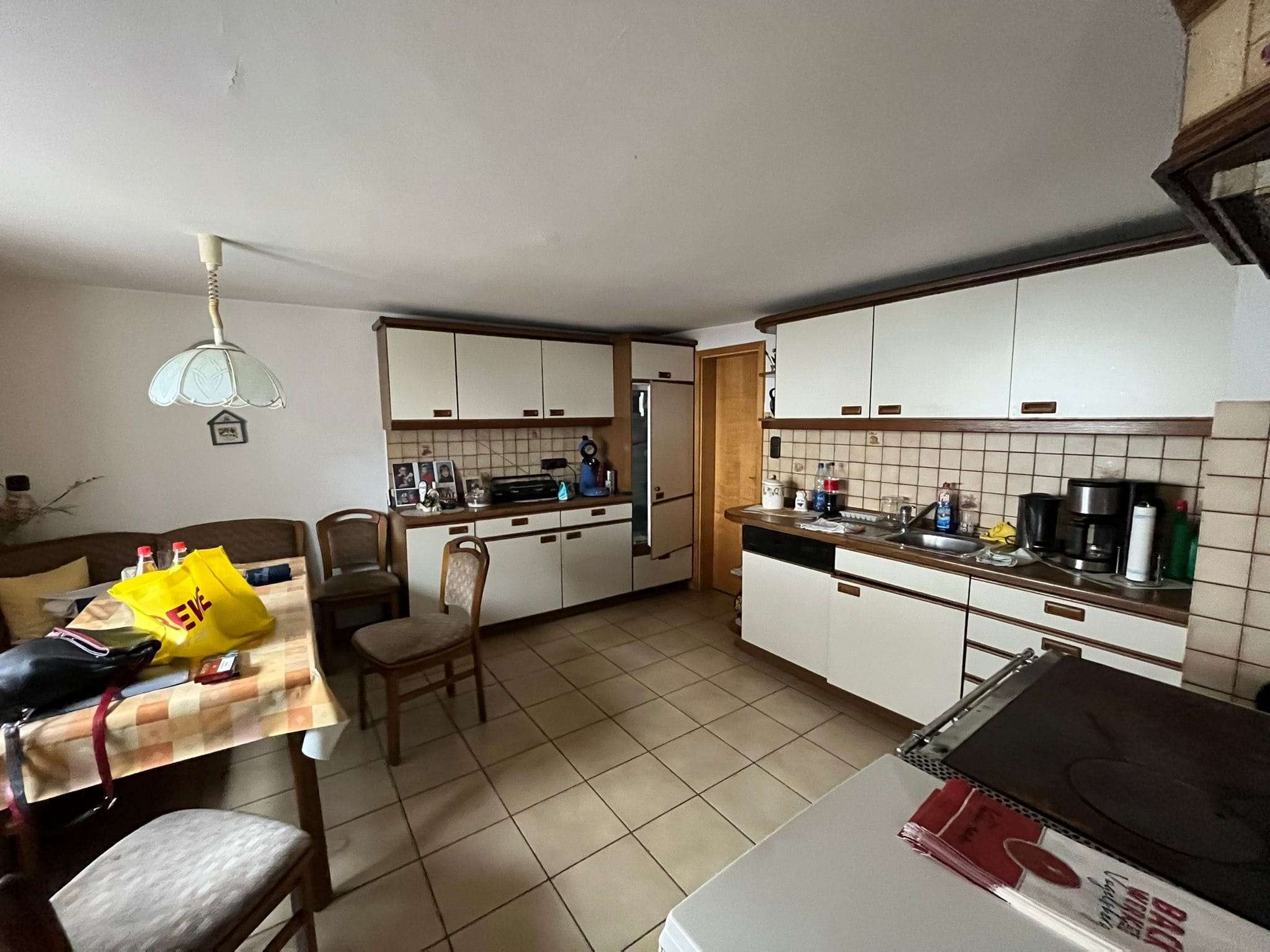 Immobilie in Ulrichstein - Einfamilienhaus mit zwei Garagen und separatem Gartengrundstück in Ulrichstein-Wohnfeld - Bild 1