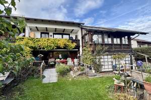 Wohnen mit Charakter: DHH mit großem Garten & Raum für individuelle Entfaltung – Die vollständige Adresse der Immobilie erhältst du vom Anbieter., 83059 Kolbermoor – Vorschaubild 1