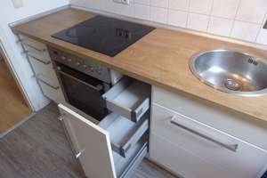 Kochen Sie gleich was Leckeres! - Schöne 2-Raum mit EBK im DG in ruhiger Lage – Schüffnerstr. 12, 9130 Sonnenberg, Chemnitz – Vorschaubild 5
