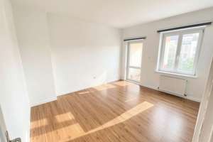 Urban Living in Prenzlauer Berg – 3 Zimmer renoviert mit Balkon & Designküche – Die vollständige Adresse der Immobilie erhältst du vom Anbieter., 10407 Prenzlauer Berg, Berlin – Vorschaubild 1