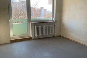 Sonnige 3 Zimmer- Eigentumswohnung mit großer Loggia ... – Die vollständige Adresse der Immobilie erhältst du vom Anbieter., 90471 Langwasser Nordwest, Nürnberg – Vorschaubild 9