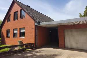 Großzügige 4 Zimmer Erdgeschosswohnung mit großem Garten