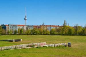 Haus-im-Haus in ruhiger Parklage – modernes Wohnen auf zwei Ebenen mit Balkon und Gartenanteil – Die vollständige Adresse der Immobilie erhältst du vom Anbieter., 13355 Gesundbrunnen, Berlin – Vorschaubild 11