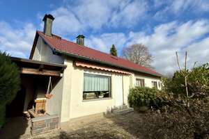 Wohnen in ruhiger Lage mit viel Grünfläche  – Die vollständige Adresse der Immobilie erhältst du vom Anbieter., 95691 Hohenberg an der Eger – Vorschaubild 5