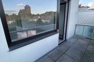 Sanierte 2-Raum-Wohnung mit Balkon und Einbauküche in Duisburg